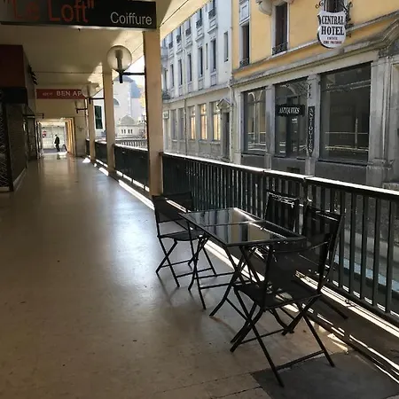 Le Gruffaz - Hyper Centre, Balcon Sur Canal Апартаменты *